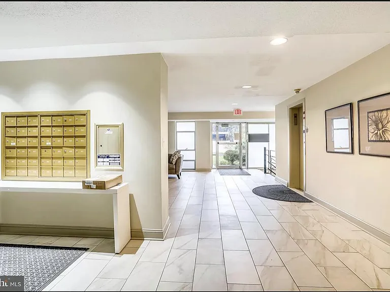 7420 Lakeview Dr #207 — Photo 33