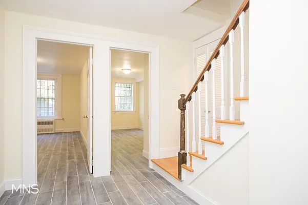 Rented by MNS | media 33