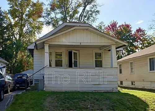 1023 Barrie Ave Photo 1