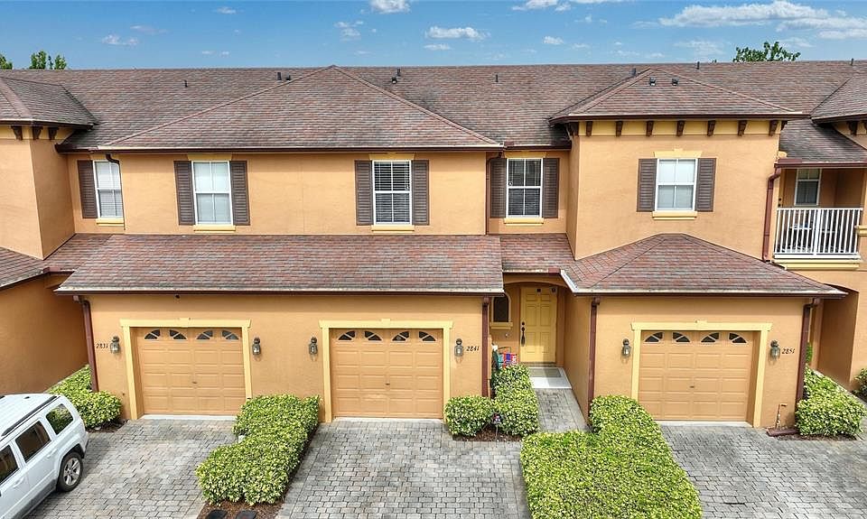 1st image of 2841 Retreat View Cir