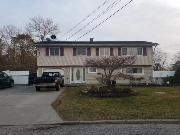 204 Studley St, Brentwood, NY 11717