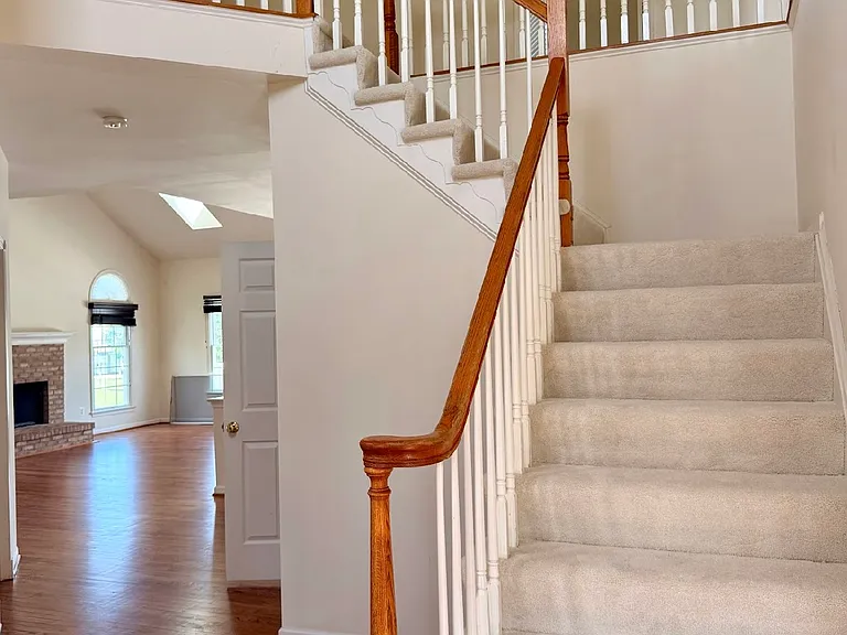 43520 Lucketts Bridge Cir — Photo 2