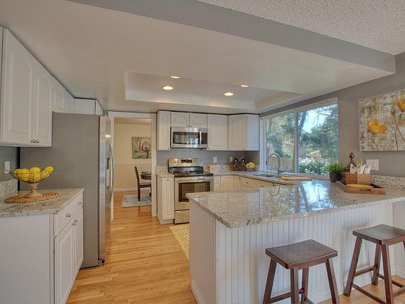 5th image of 1030 147th Pl NE