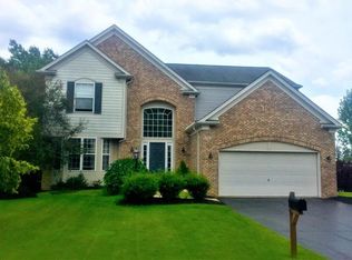 136 Coventry Ct, Chagrin Falls, OH 44023