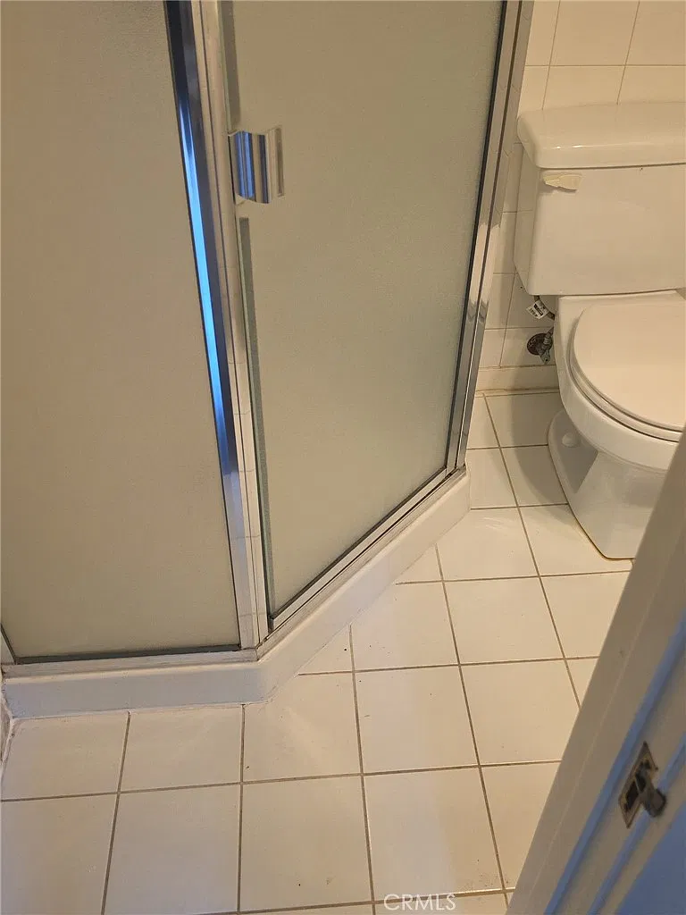 Studio, 300 sqft, $1,900 — Photo 4