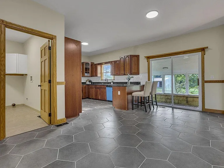 2453 Ryan Rd SE — Photo 17