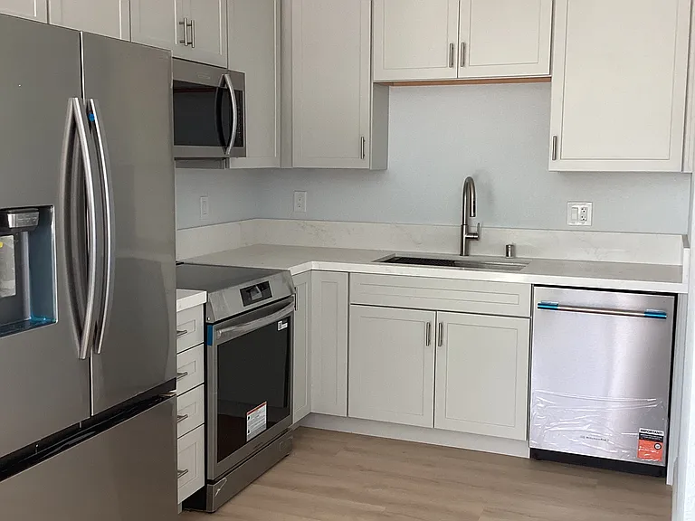 3505 Mendenhall Ct — Photo 2
