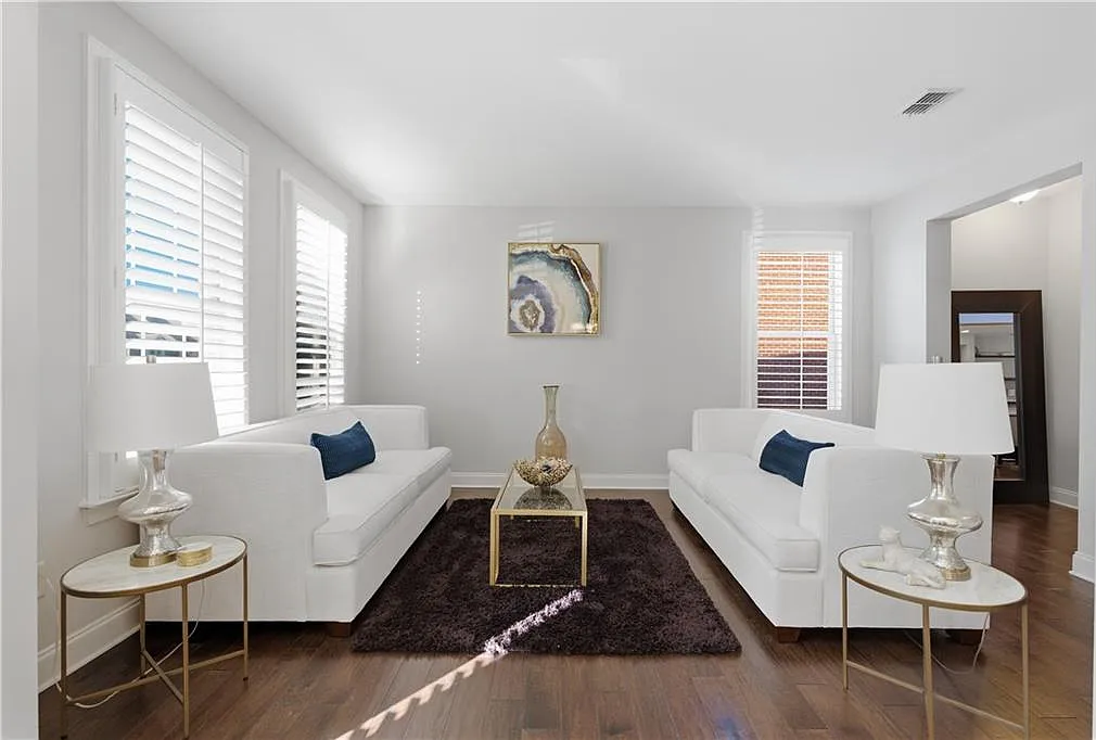 5 bed, 4.0 bath, 4295 sqft, $4,100 — Photo 3