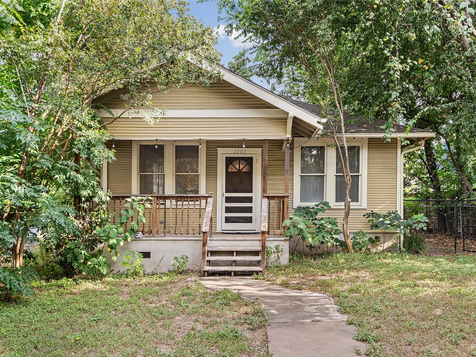 3 bed, 2.0 bath, 2188 sqft, $2,795 — Photo 1