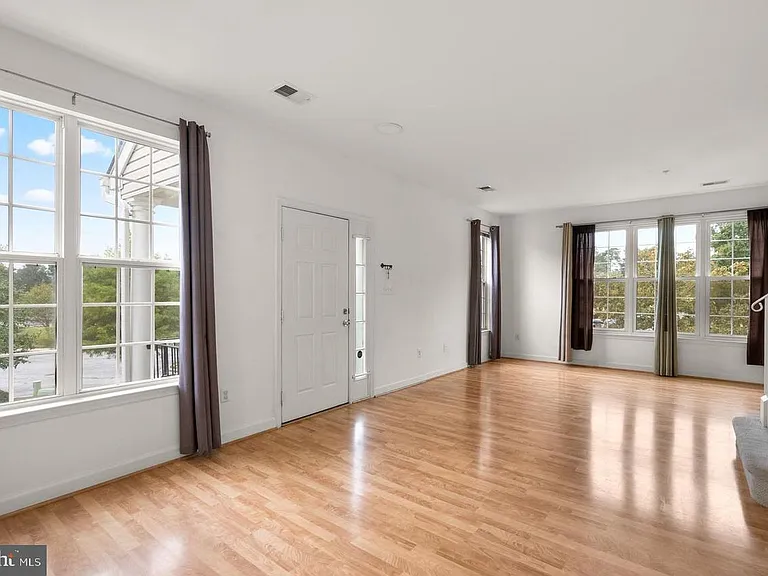 8603 Willow Leaf Ln — Photo 3