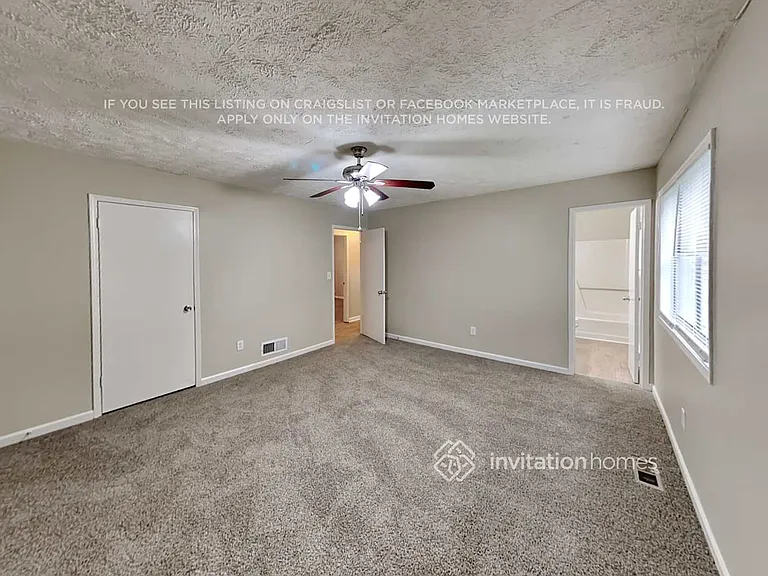 4026 Leicester Dr NE — Photo 12
