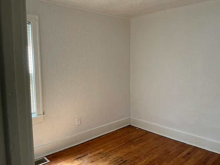 17385 Kentucky St — Photo 5