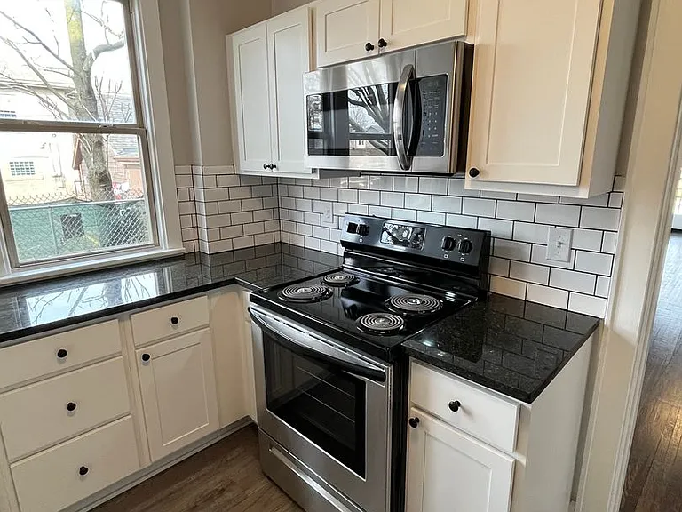465 E Hudson St — Photo 7