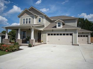 3351 Vinemont Dr, Thompsons Station, TN 37179