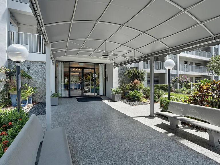 4015 W Palm Aire Dr #704 — Photo 25