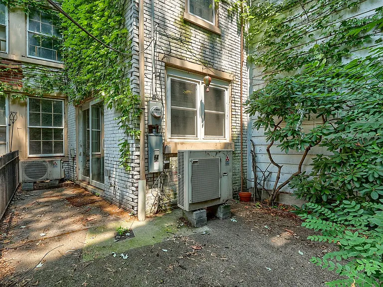 107 South St — Photo 25