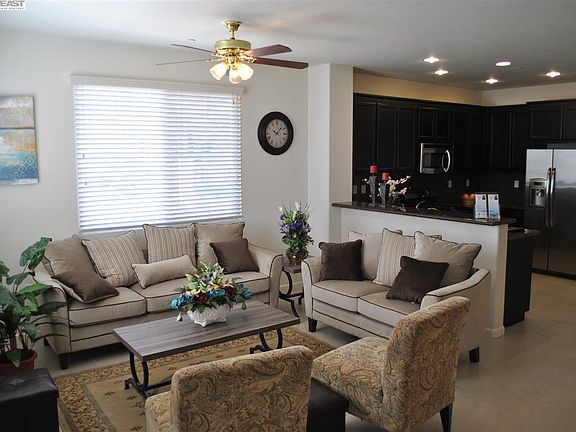4th image of 22774 Amador St Unit 1