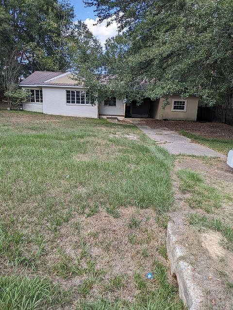 1st image of 1004 W Hinton Ave