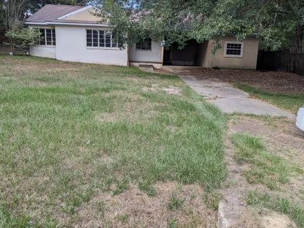 1004 W Hinton Ave, Lumberton, MS 39455
