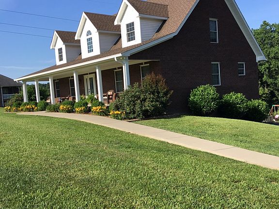 2nd image of 840 Megan Ln