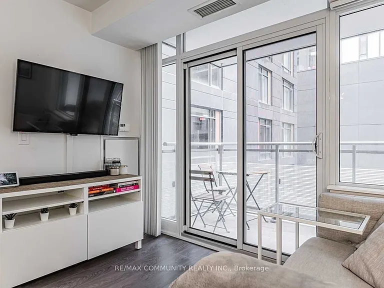 525 Adelaide St W #631 — Photo 13