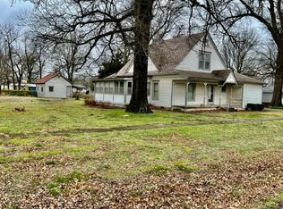 720 Locust St, Chetopa, KS 67336