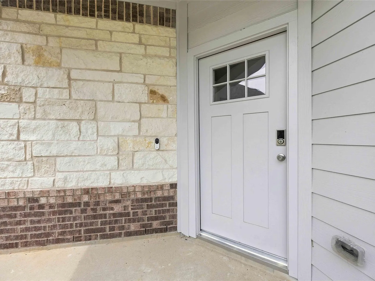 5 bed, 2.5 bath, 2362 sqft, $2,450 — Photo 3