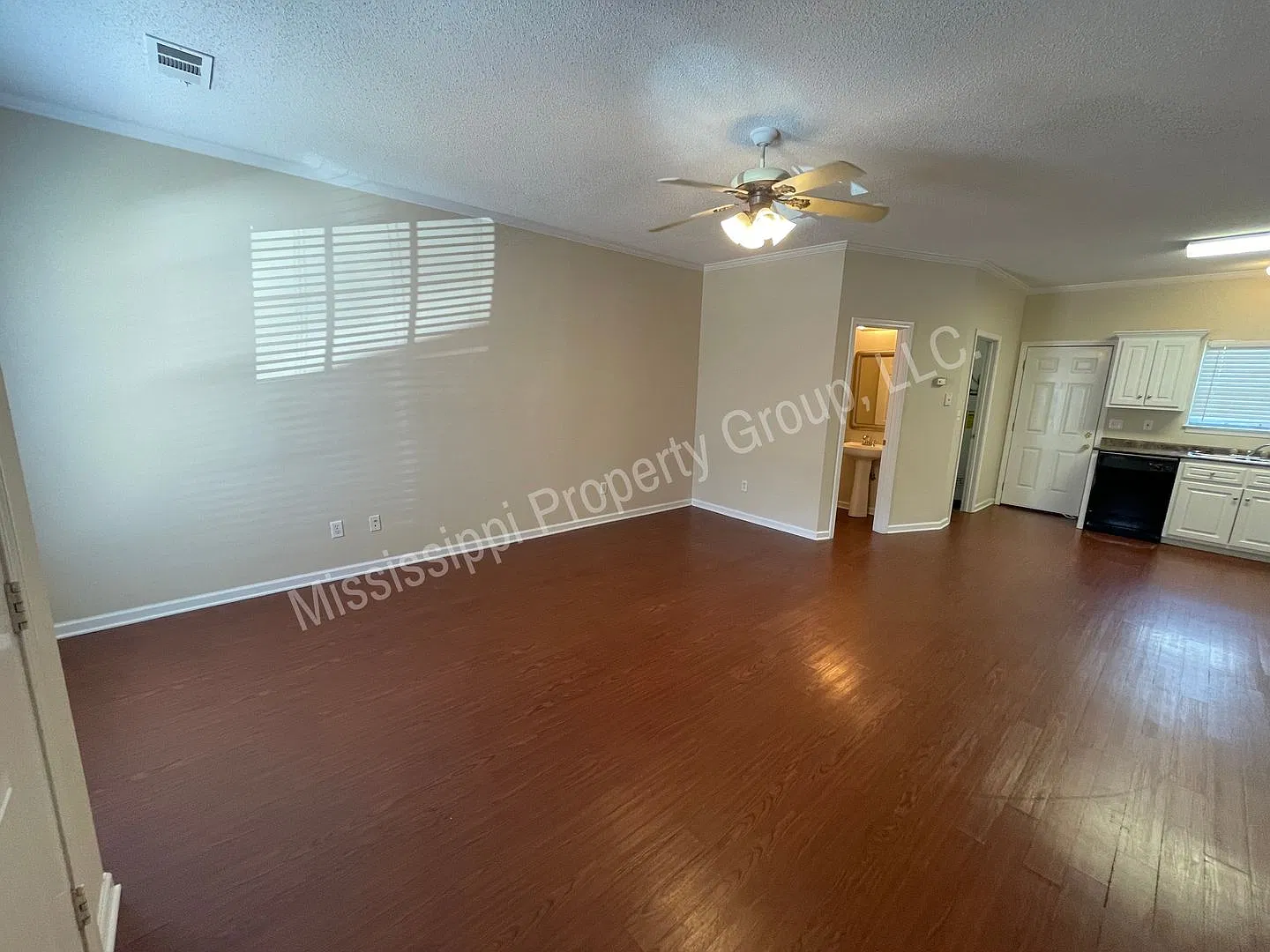 2bd / 2.5ba For Rent — Photo 2