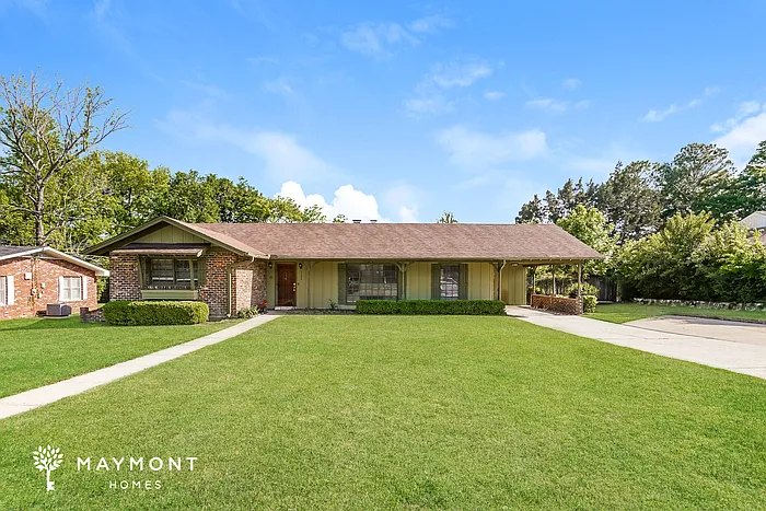 3352 Ridgefield Dr — Photo 1