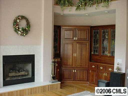 Entertainment center