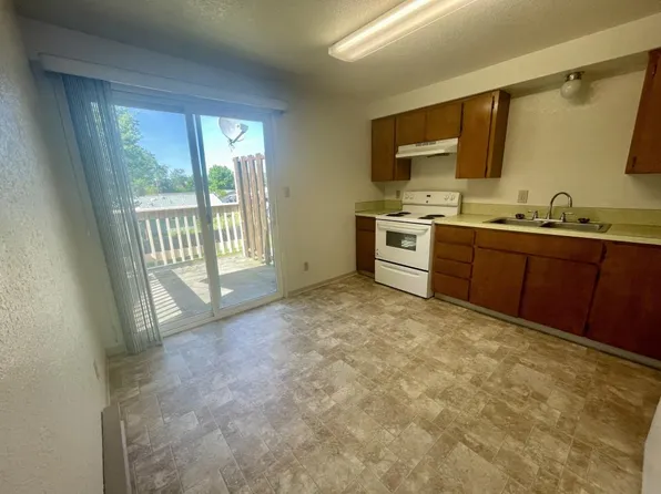 133 Taft Dr APT 3, Roseburg, OR 97470