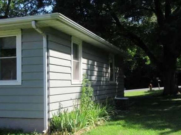 4th image of 1219 N Jones Cir