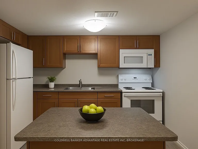 98 Masterson Dr #LOWER — Photo 4