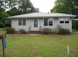 45 Hall St, Williston, SC 29853
