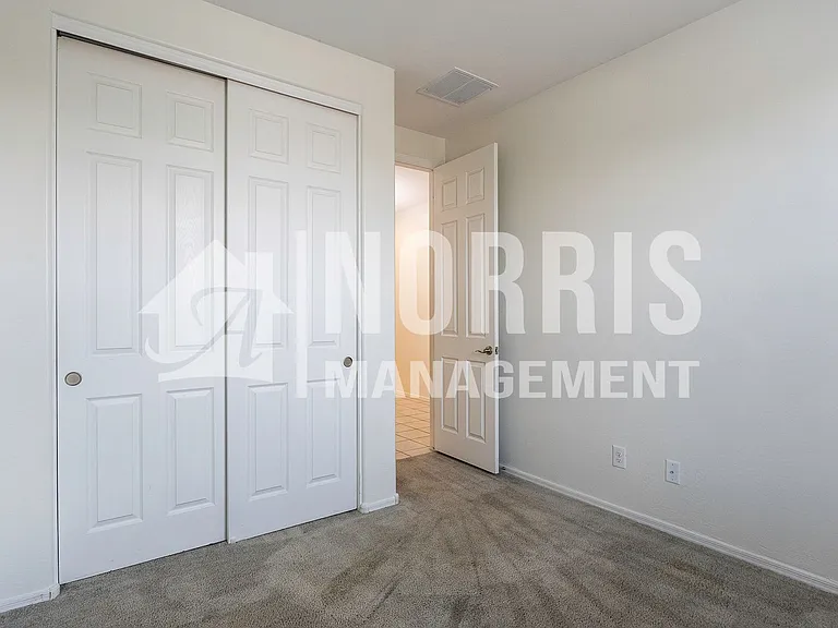 336 E Hawaii Dr — Photo 14