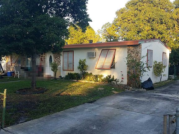 3rd image of 1546 NW 4th Ave