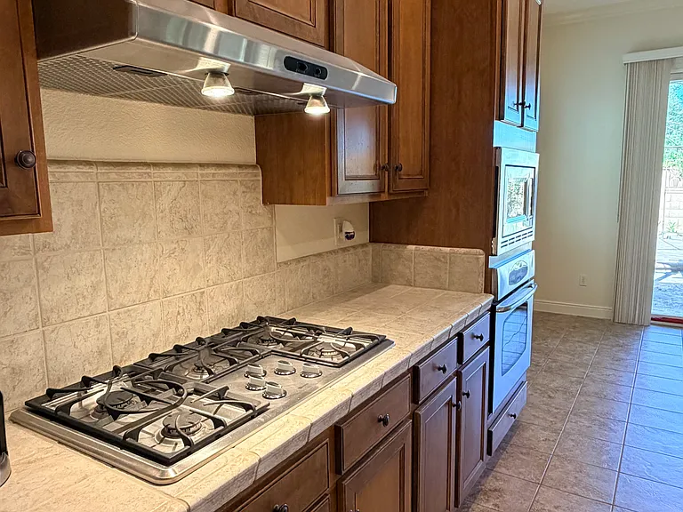 Natural gas cook top
