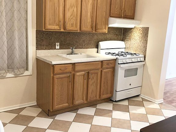 Another view of the kitchen.