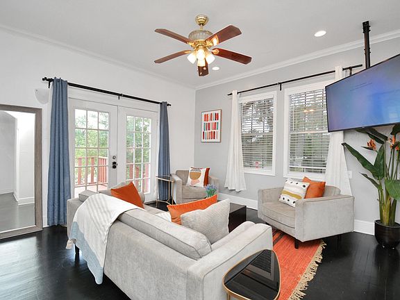 2nd image of 2801 Southmore Blvd APT B