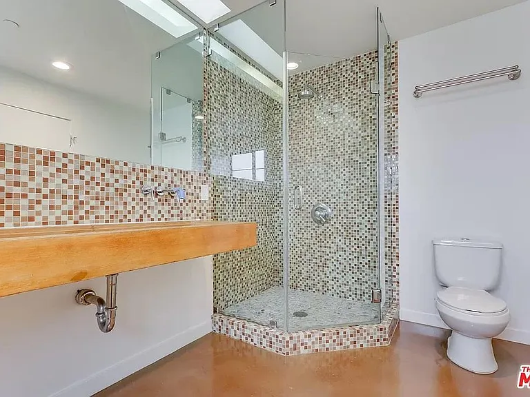 5420 Harold Way #502 — Photo 15