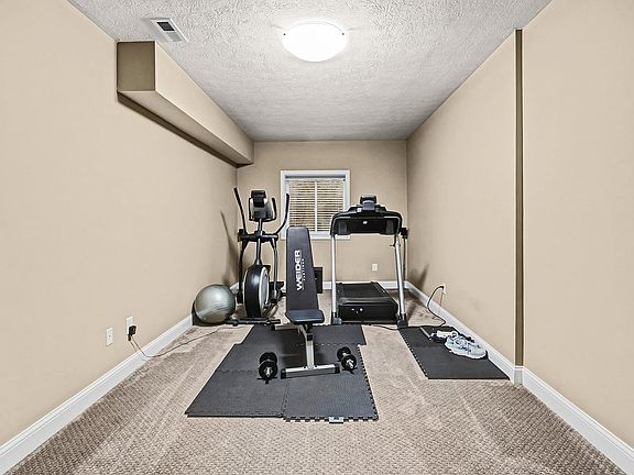 5th image of 5981 Petunia Pl