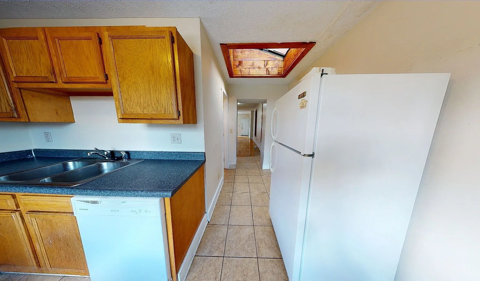 3 bed, 1.0 bath, $1,656 — Photo 2