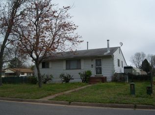 21 Juanita Dr, Hampton, VA 23666