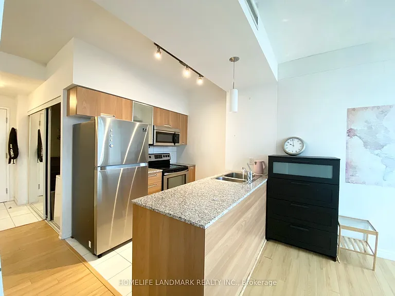 38 Grenville St #2908 — Photo 5