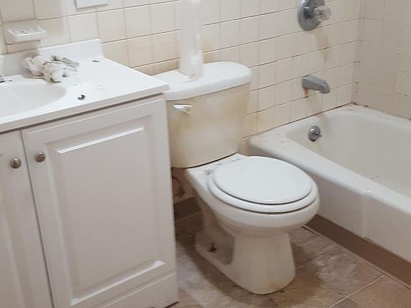 4th image of 725 Whitney Ave APT G2