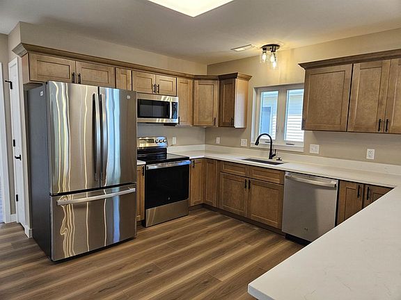 2nd image of 1161 Maple Street