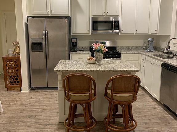 5th image of 3003 Blackbriar Dr