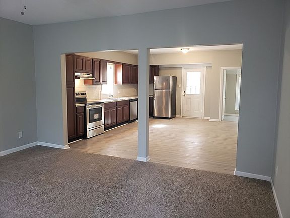5th image of 1008 Ironmoulders St