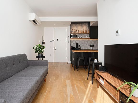 4th image of 1052 Greene Ave #1D
