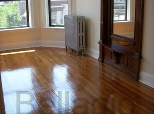 1014 W Irving Park Rd #12, Chicago, IL 60613